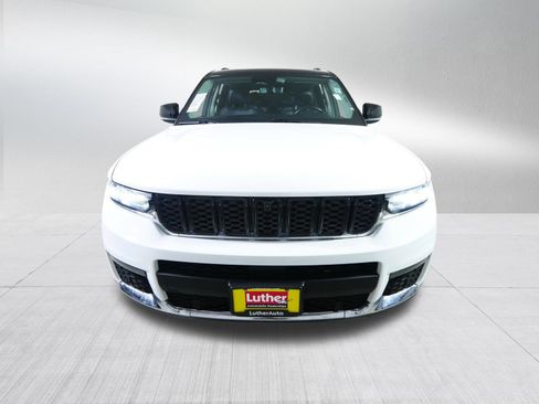 Used 2022 Jeep Grand Cherokee L Limited w/ Luxury Tech Group II image 2