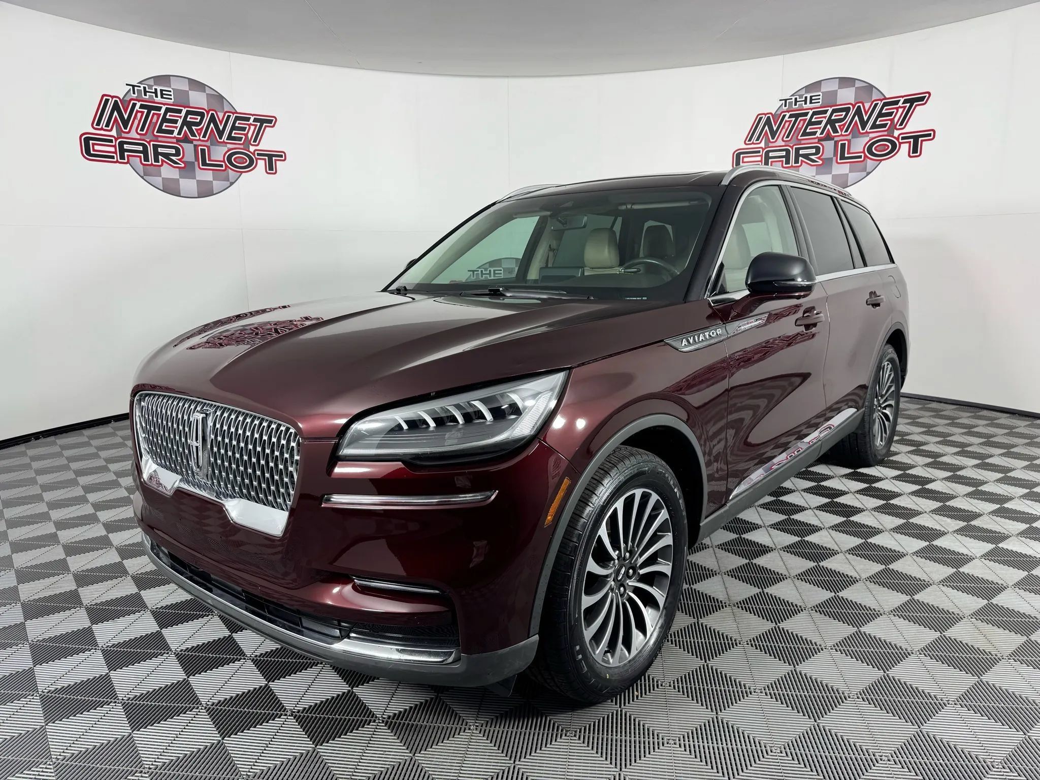 Used 2022 Lincoln Aviator Reserve w/ Elements Package Plus AWD/4WD image 3