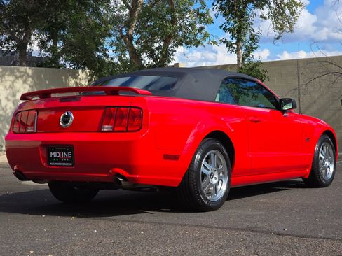 Used 2006 Ford Mustang GT image 12