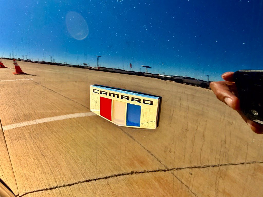 Used 2022 Chevrolet Camaro LT RWD image 9