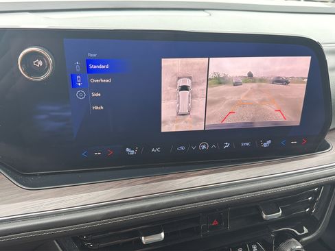 Used 2025 Chevrolet Tahoe LT RWD image 41
