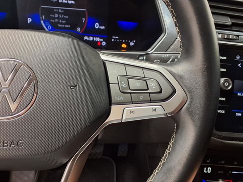 Used 2023 Volkswagen Tiguan SE image 20