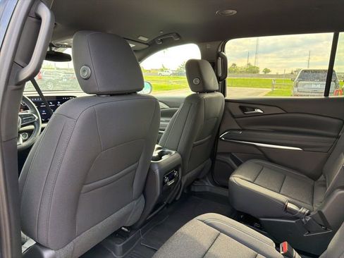 New 2026 Chevrolet Traverse LT FWD image 17