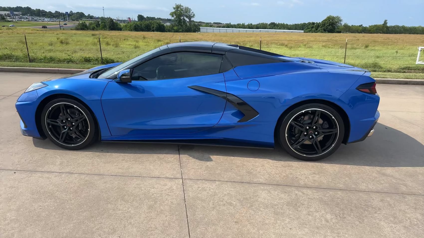 Used 2022 Chevrolet Corvette Stingray Premium Conv w/ Battery Protection Package RWD image 6
