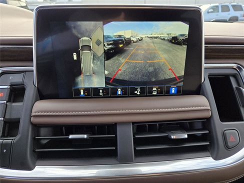 Used 2024 Chevrolet Tahoe High Country AWD/4WD image 17