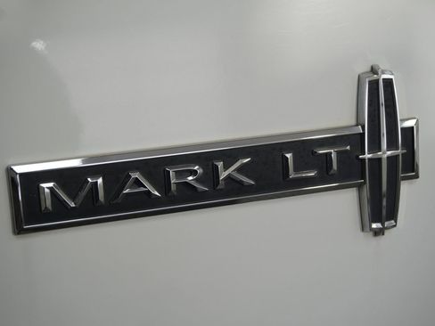 Used 2007 Lincoln Mark LT 4x4 image 21