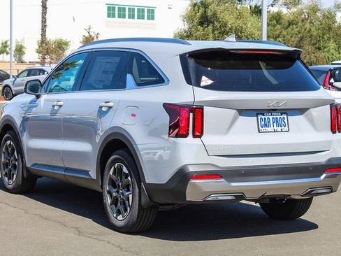 New 2025 Kia Sorento S w/ Panoramic Sunroof Package image 7