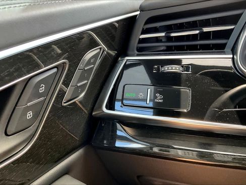 Used 2025 Audi Q8 Prestige AWD/4WD image 30