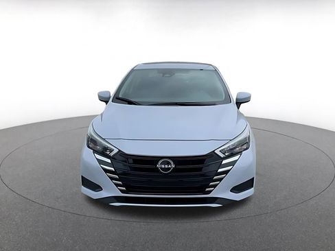 Used 2025 Nissan Versa SV image 4