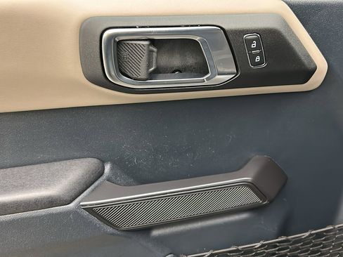 Used 2024 Ford Bronco Wildtrak image 30