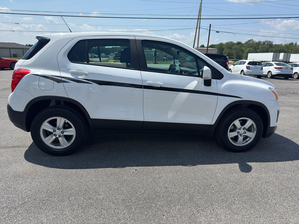 Used 2016 Chevrolet Trax LS AWD/4WD image 2