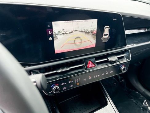 Used 2024 Kia Niro EX image 21