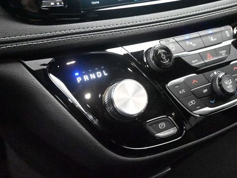 New 2026 Chrysler Pacifica Select image 17