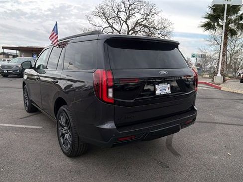 New 2025 Ford Expedition Platinum w/ Stealth Performance Package image 5