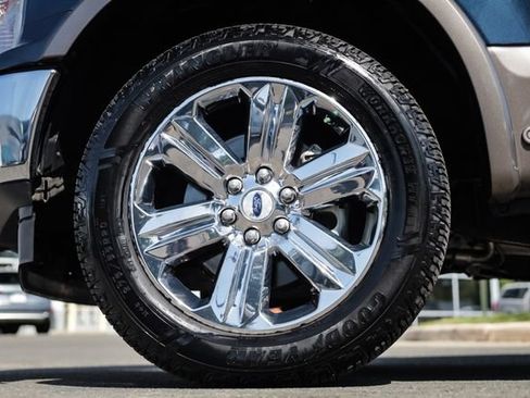 Used 2018 Ford F150 Lariat w/ Equipment Group 502A Luxury AWD/4WD image 18