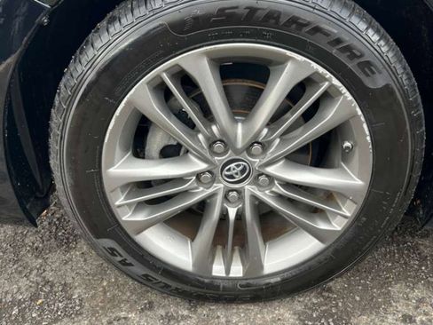 Used 2015 Toyota Camry SE image 11
