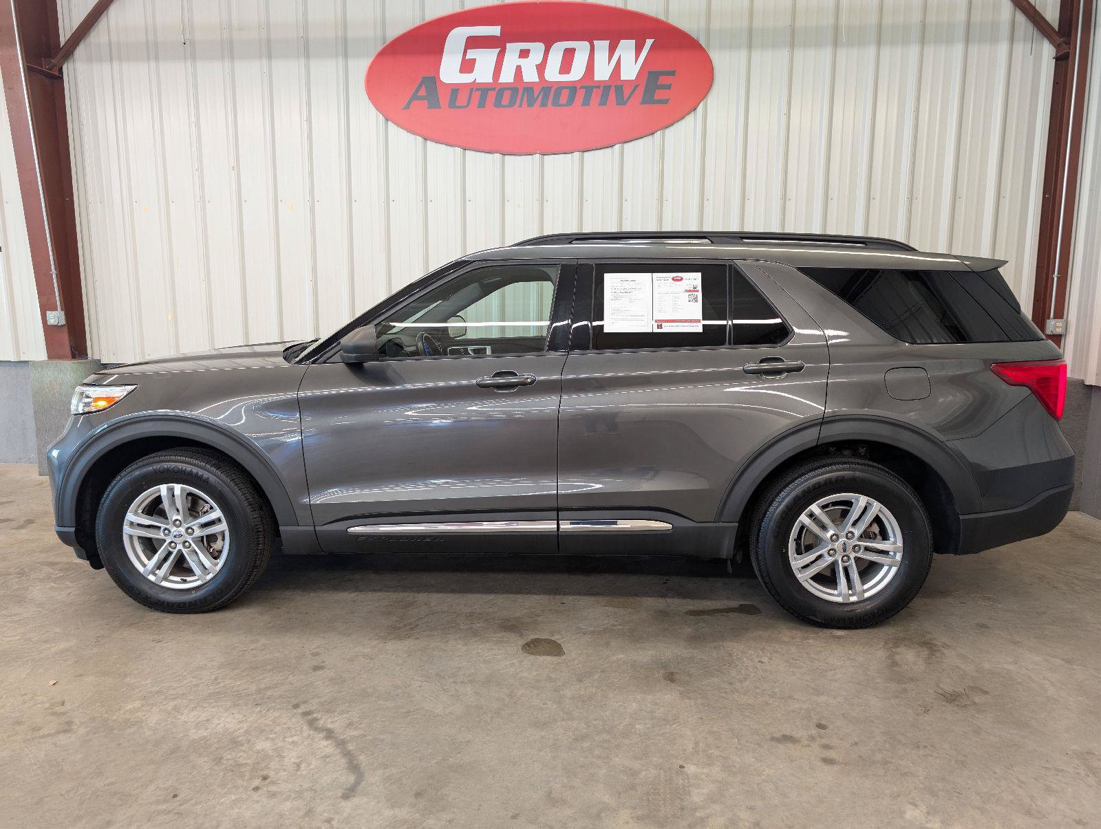 Used 2020 Ford Explorer XLT w/ Equipment Group 202A AWD/4WD image 13
