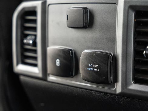 Used 2019 Ford F150 XLT w/ Equipment Group 302A Luxury AWD/4WD image 40