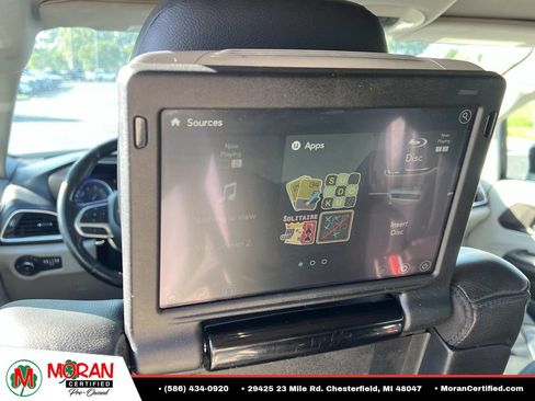 Used 2018 Chrysler Pacifica Touring-L Plus w/ Tire & Wheel Group FWD image 15