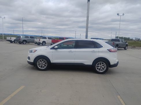 Used 2024 Ford Edge SEL w/ Convenience Package AWD/4WD image 2