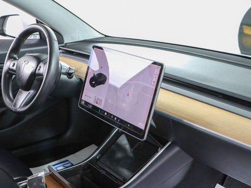 Used 2020 Tesla Model 3 Long Range AWD/4WD image 23