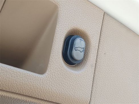 Used 2020 Cadillac Escalade Platinum image 8