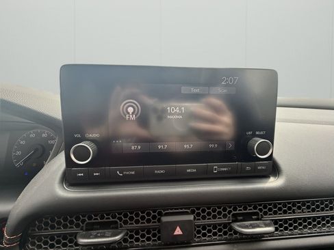 Used 2025 Honda HR-V Sport image 12