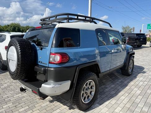 Used 2012 Toyota FJ Cruiser 4WD image 10