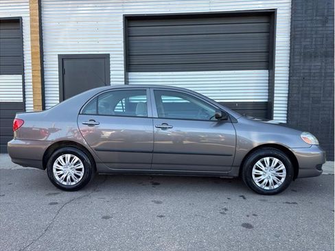 Used 2005 Toyota Corolla S image 11