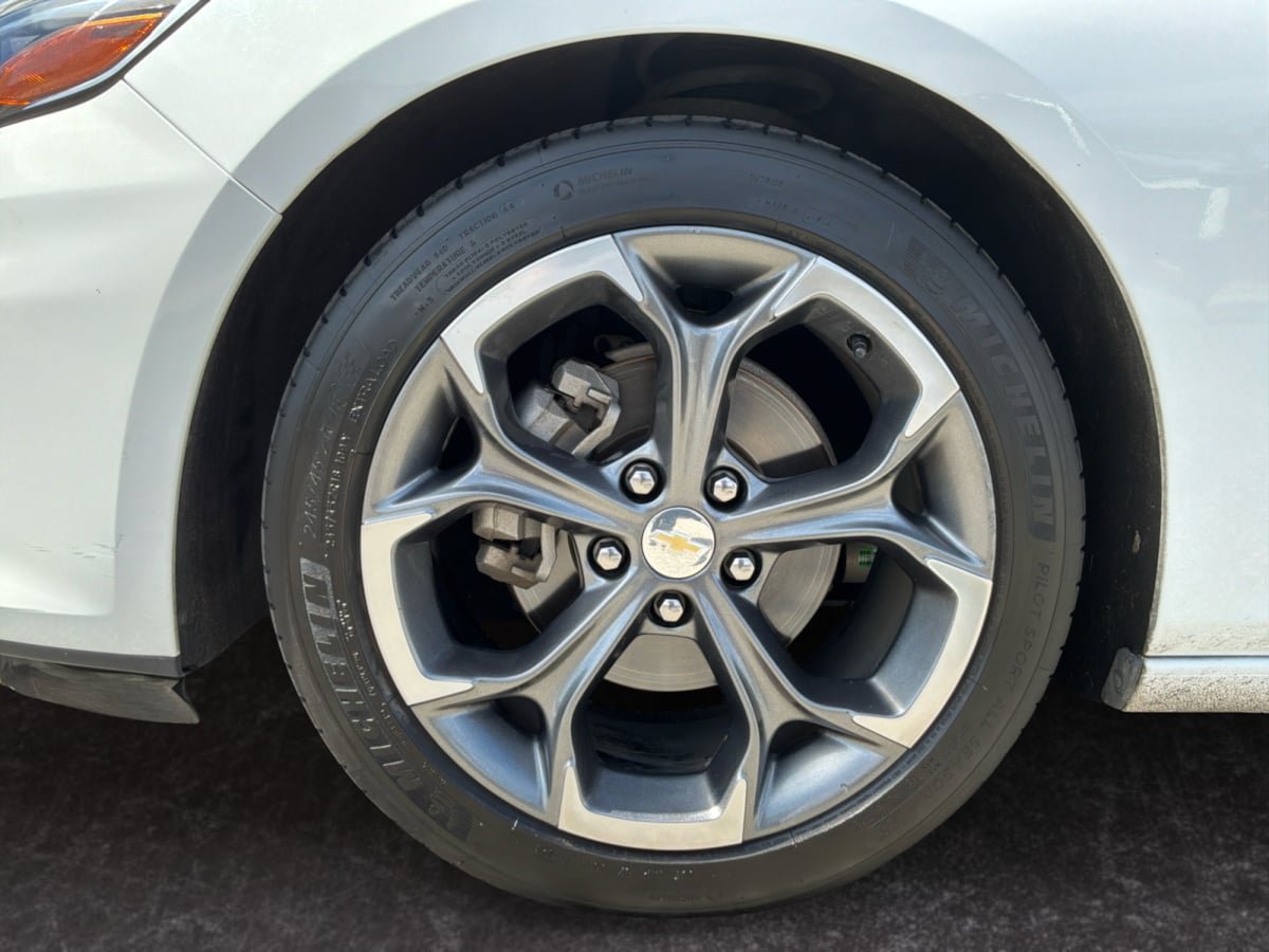 Used 2023 Chevrolet Malibu LT FWD image 9