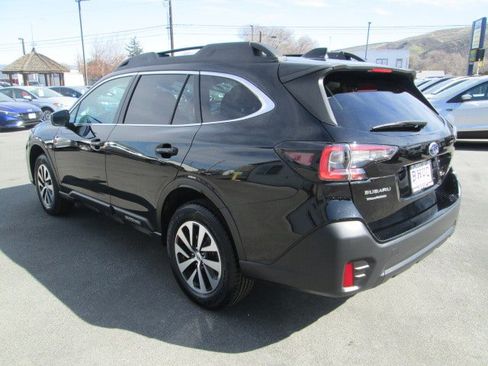 Used 2022 Subaru Outback Premium AWD/4WD image 4
