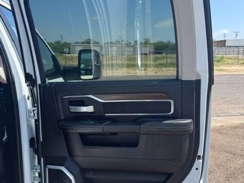 Used 2023 RAM 2500 Laramie AWD/4WD image 18
