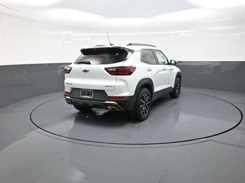 Used 2024 Chevrolet TrailBlazer ACTIV image 3