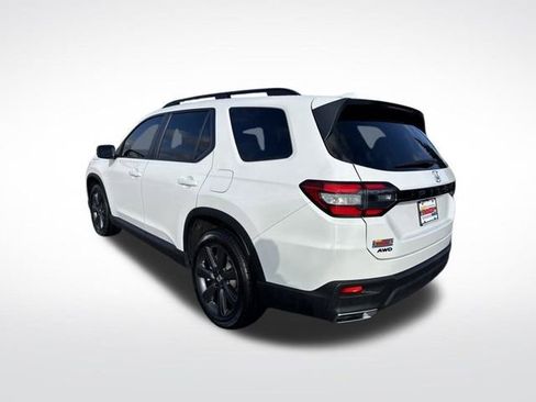 Certified 2025 Honda Pilot Sport image 3