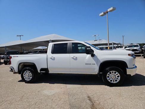 Used 2022 Chevrolet Silverado 2500 LT w/ Fleet Comfort Package AWD/4WD image 9