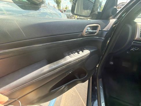 Used 2015 Jeep Grand Cherokee Limited RWD image 17