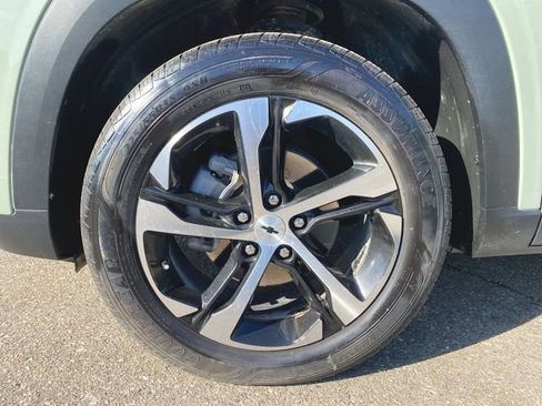 Used 2024 Chevrolet Trax RS w/ Driver Confidence Package FWD image 29