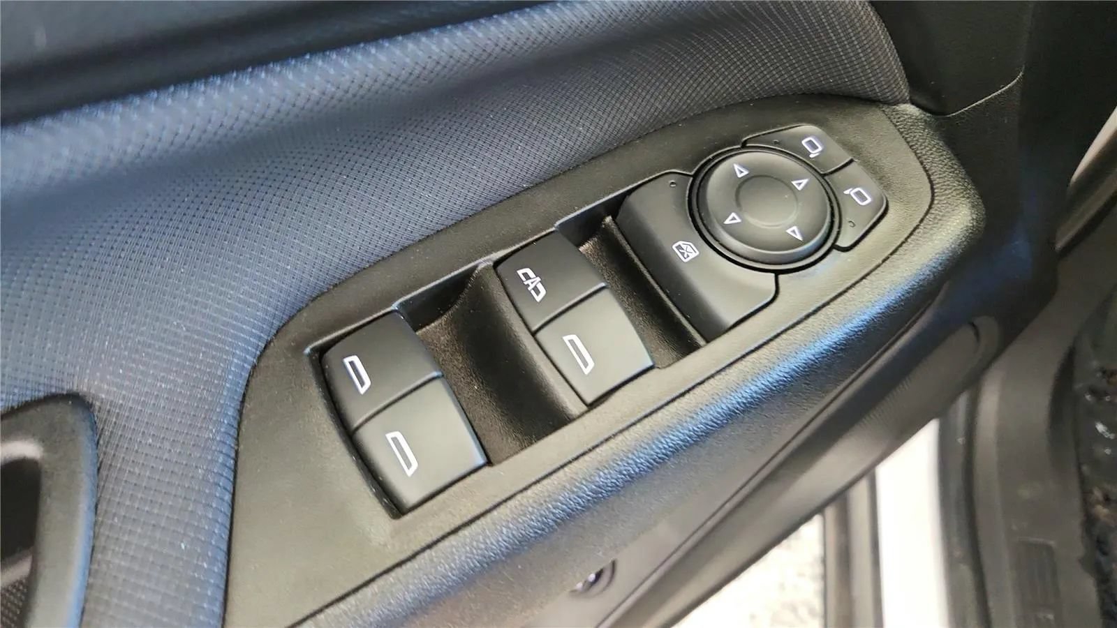 Used 2022 Chevrolet Equinox RS FWD image 22