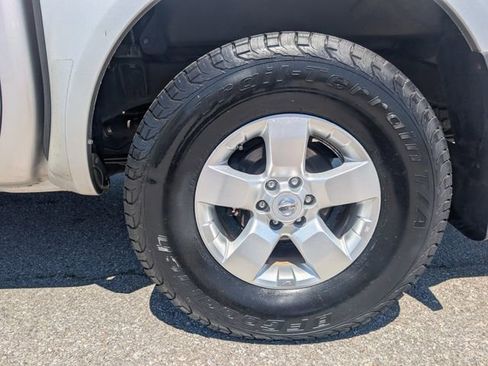 Used 2013 Nissan Frontier SV AWD/4WD image 25