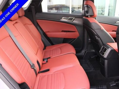 Used 2025 Kia Sportage SX image 23