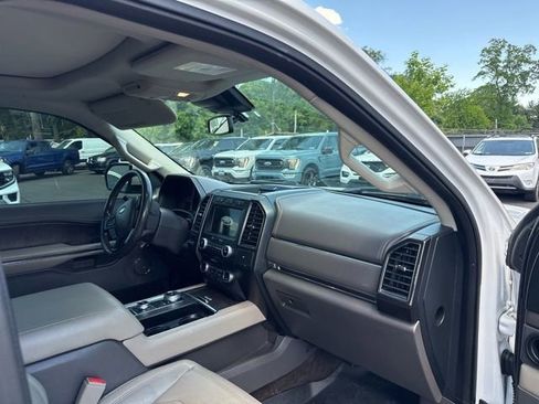 Used 2018 Ford Expedition Limited w/ Equipment Group 301A AWD/4WD image 10