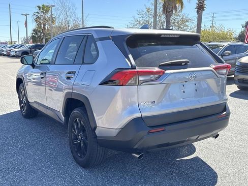 Used 2019 Toyota RAV4 LE image 6