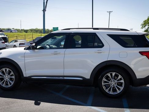 Used 2020 Ford Explorer XLT w/ Equipment Group 202A RWD image 23