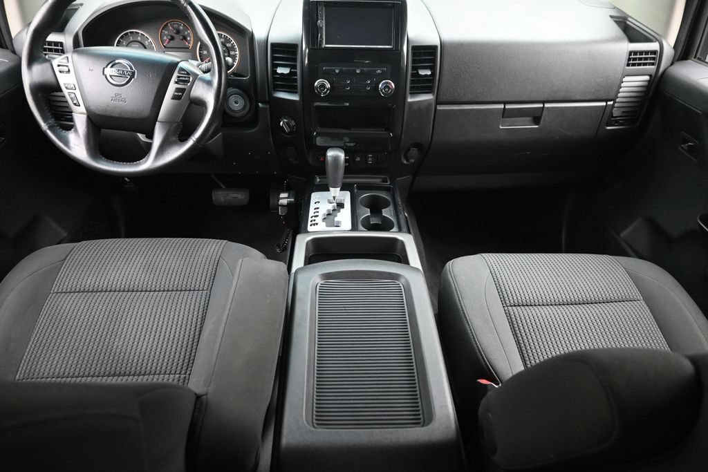 Used 2014 Nissan Titan SV w/ SV Value Truck Package AWD/4WD image 15