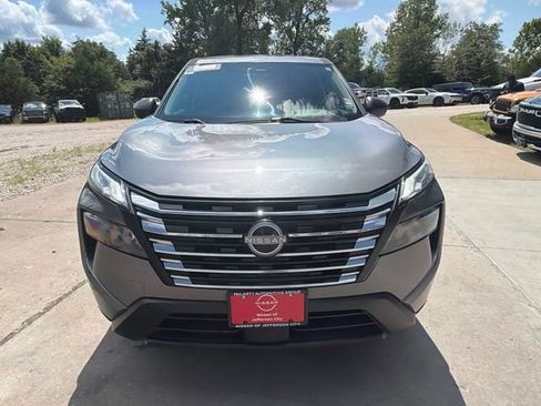 Used 2024 Nissan Rogue S AWD/4WD image 8