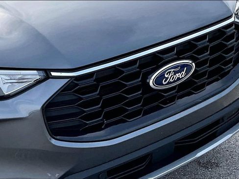 Certified 2025 Ford Escape ST-Line Select AWD/4WD image 29
