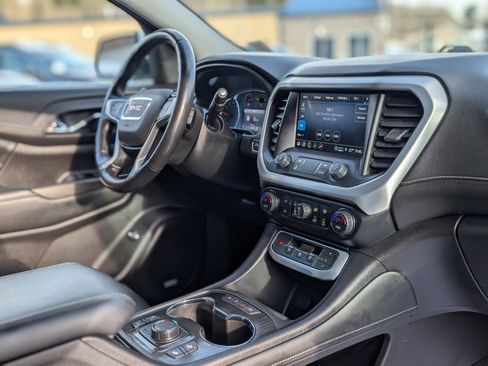 Used 2022 GMC Acadia SLT w/ LPO, Floor Liner Package image 49