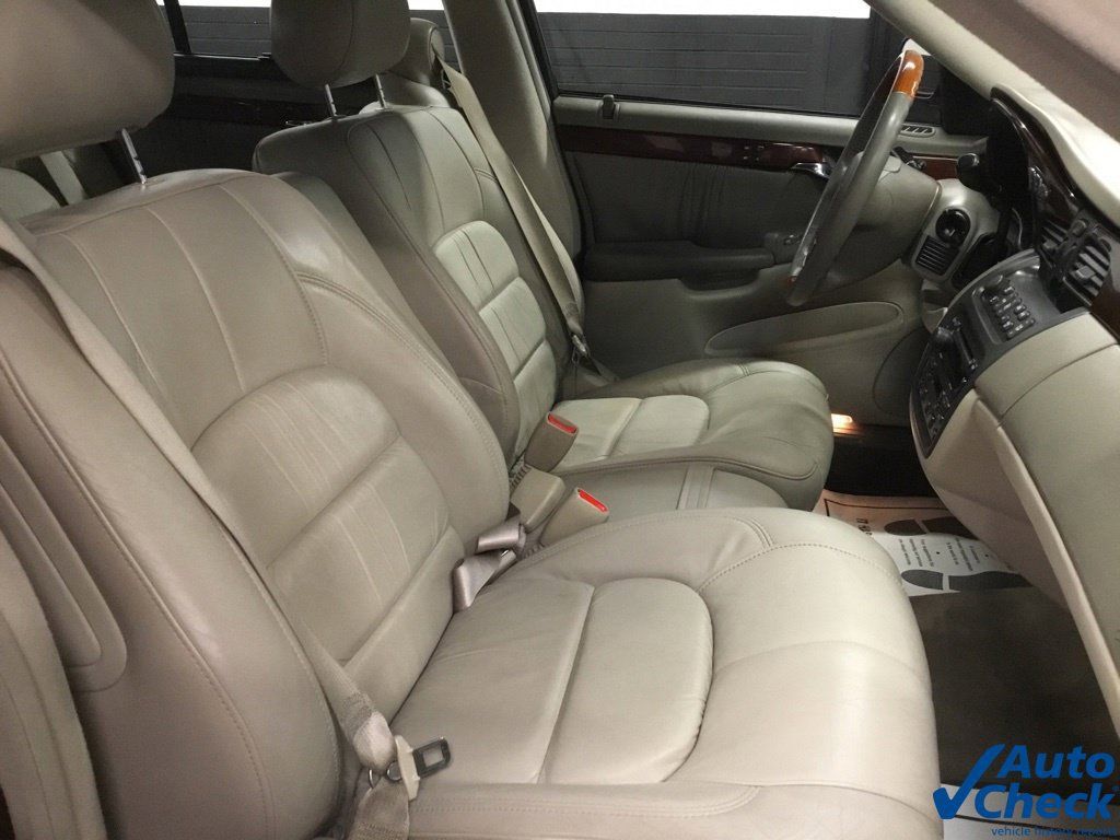 Used 2000 Cadillac De Ville DHS w/ Safety/Security Pkg FWD image 35