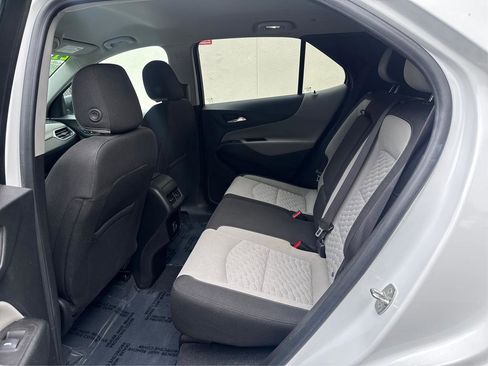 Used 2021 Chevrolet Equinox LS w/ LS Convenience Package image 10