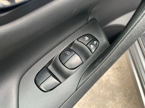 Used 2017 Nissan Altima 2.5 SR w/ LED Appearance Package FWD image 38